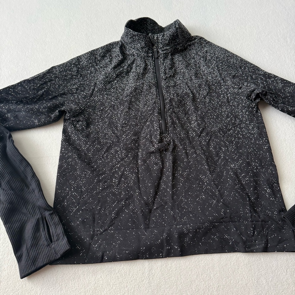Lululemon Rest Less Cropped 1/2 Zip
Herringbone Fade Black / White Size 6